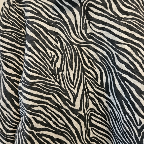 NWT Gap Kids Zebra Print Turtleneck - Picture 3 of 5